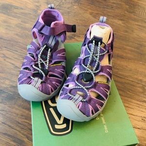 Keen sandals BOTH LEFT NWT